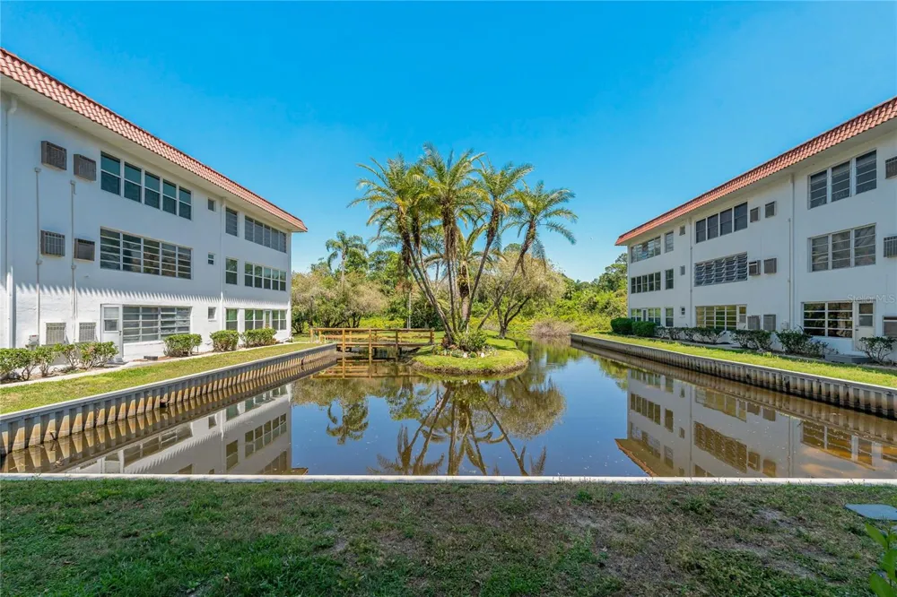 100 EL CAMINO DR #309 Winter Haven, FL 33884