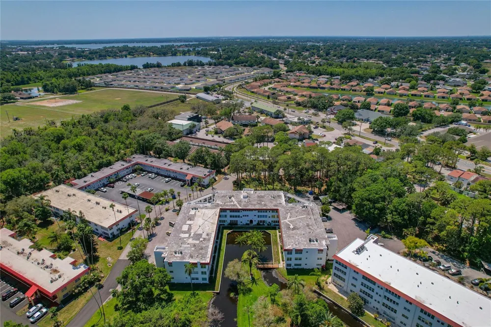 100 EL CAMINO DR #309 Winter Haven, FL 33884
