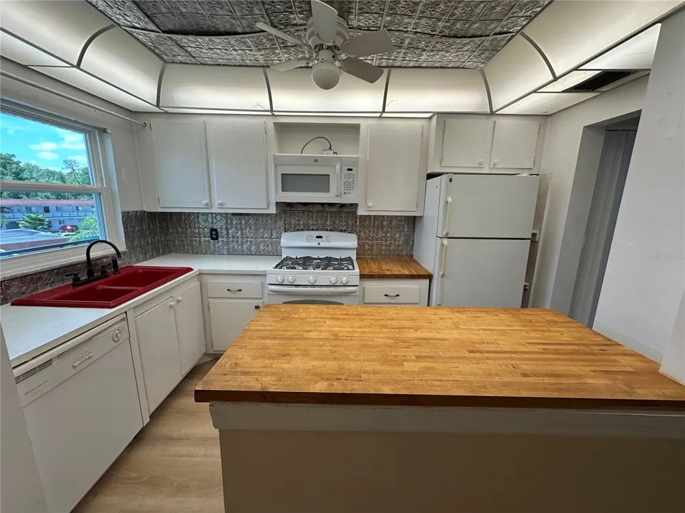 100 EL CAMINO DR #309 Winter Haven, FL 33884