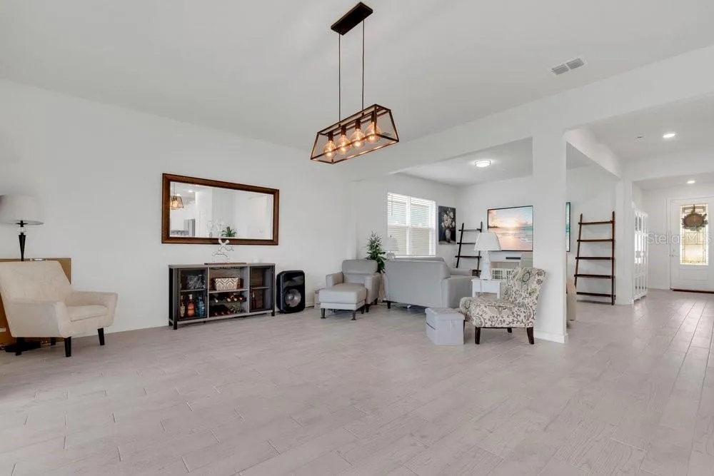 1457 GRAND PALM DRIVE Orlando, FL 32828