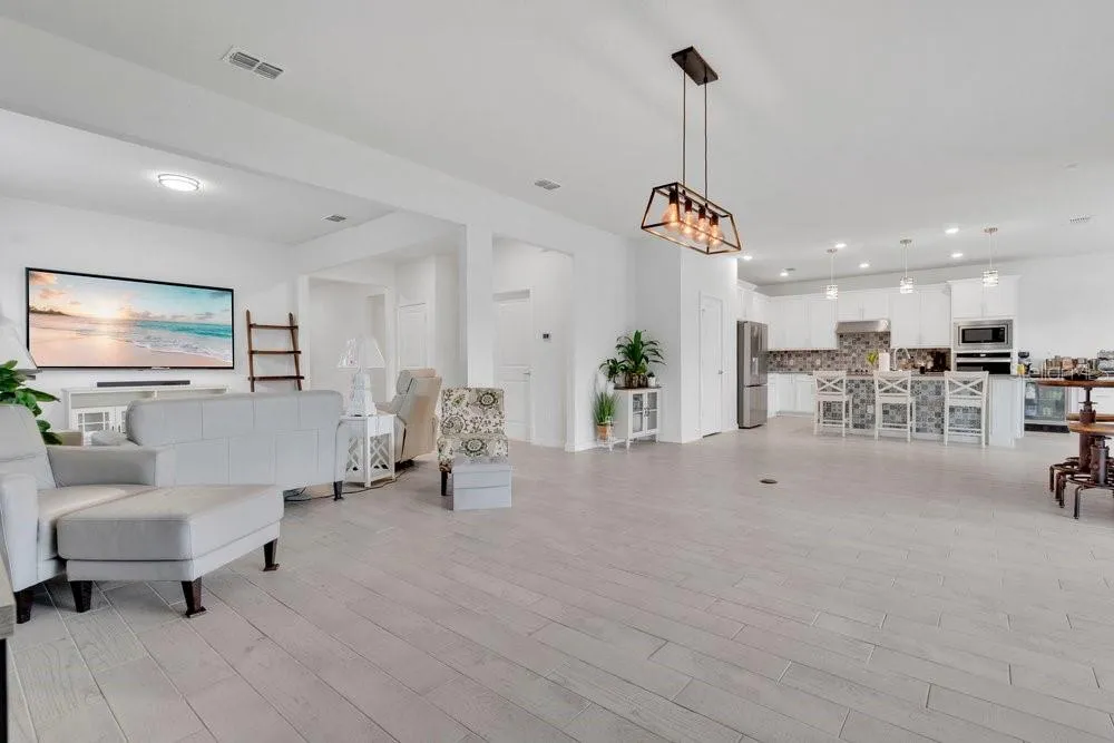 1457 GRAND PALM DRIVE Orlando, FL 32828
