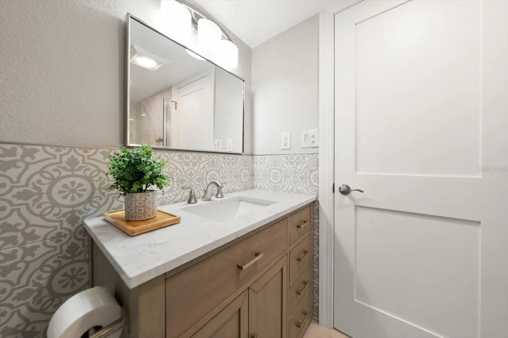 1621 GULF BOULEVARD #607 Clearwater Beach, FL 33767
