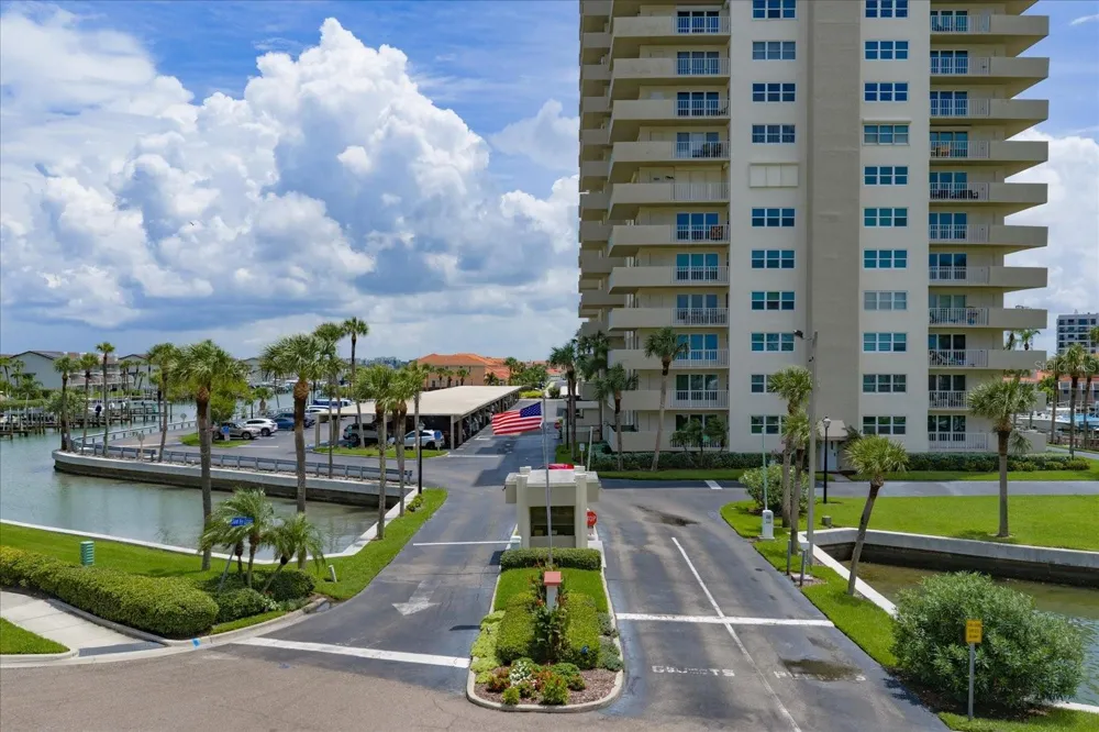 1621 GULF BOULEVARD #607 Clearwater Beach, FL 33767