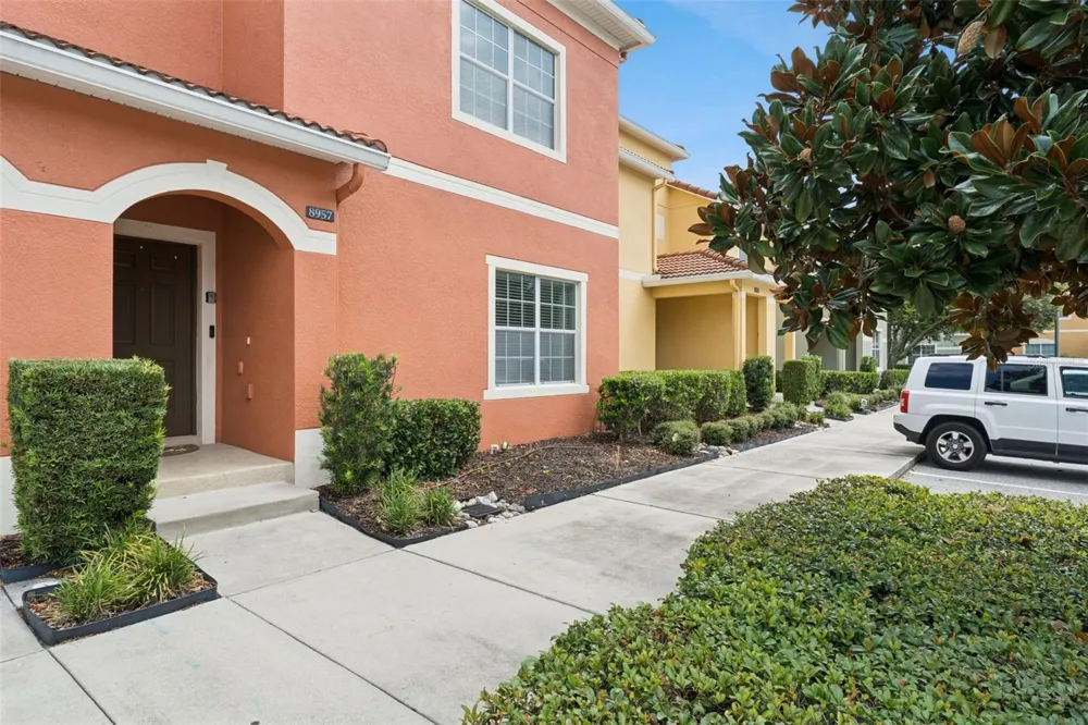 8957 CAT PALM ROAD Kissimmee, FL 34747