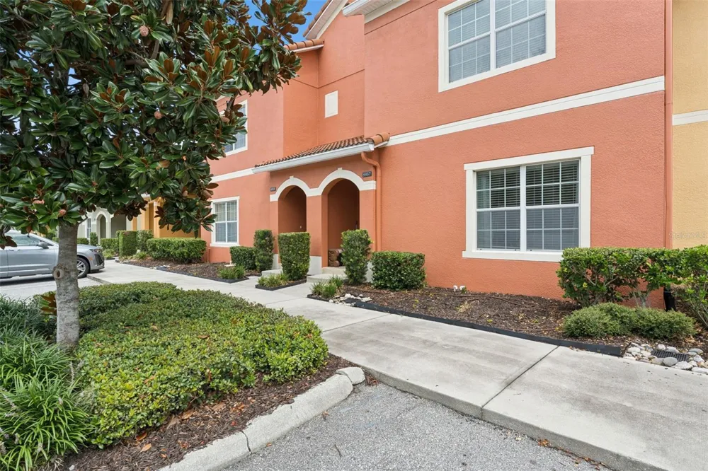 8957 CAT PALM ROAD Kissimmee, FL 34747