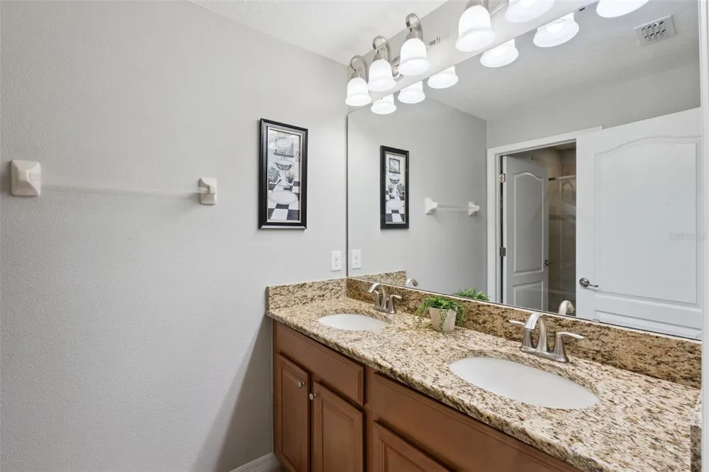 8957 CAT PALM ROAD Kissimmee, FL 34747