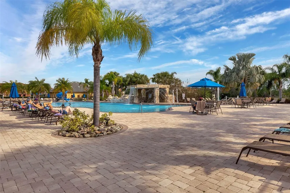 8957 CAT PALM ROAD Kissimmee, FL 34747