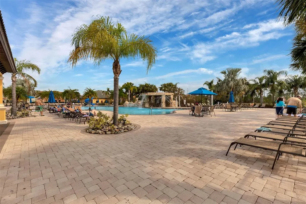8957 CAT PALM ROAD Kissimmee, FL 34747