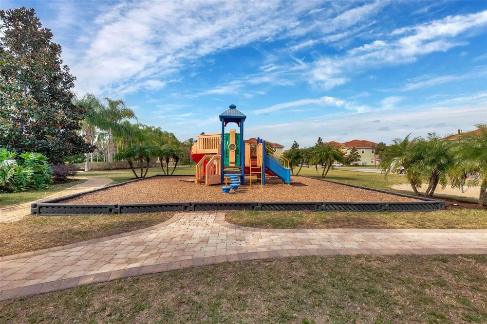 8957 CAT PALM ROAD Kissimmee, FL 34747