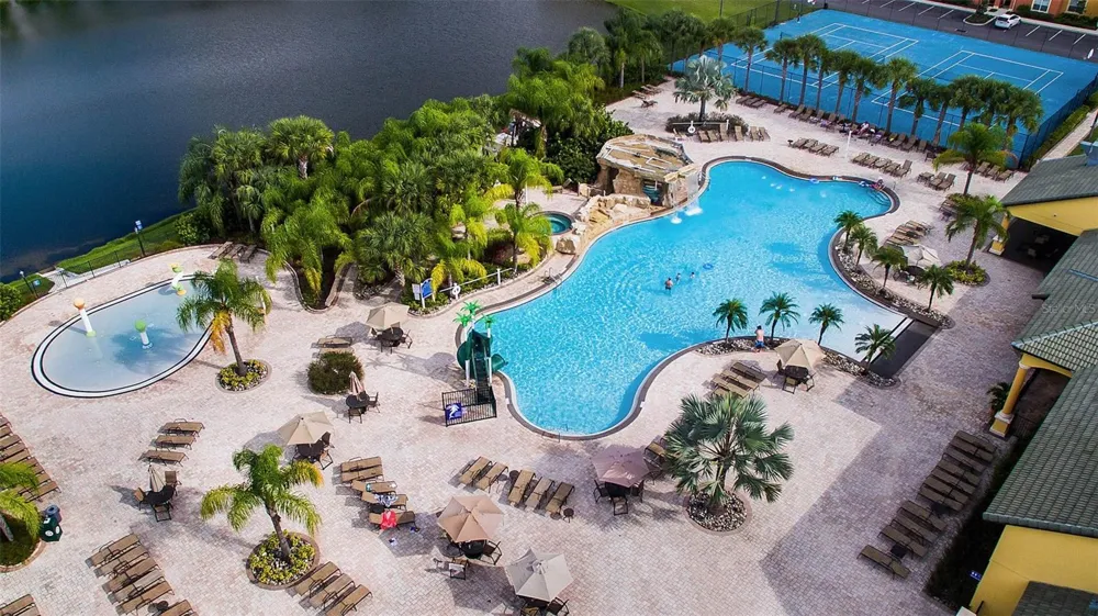 8957 CAT PALM ROAD Kissimmee, FL 34747