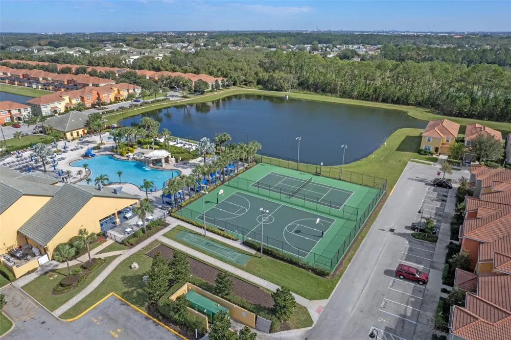 8957 CAT PALM ROAD Kissimmee, FL 34747