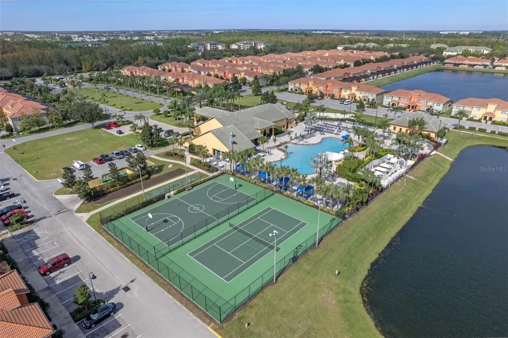 8957 CAT PALM ROAD Kissimmee, FL 34747