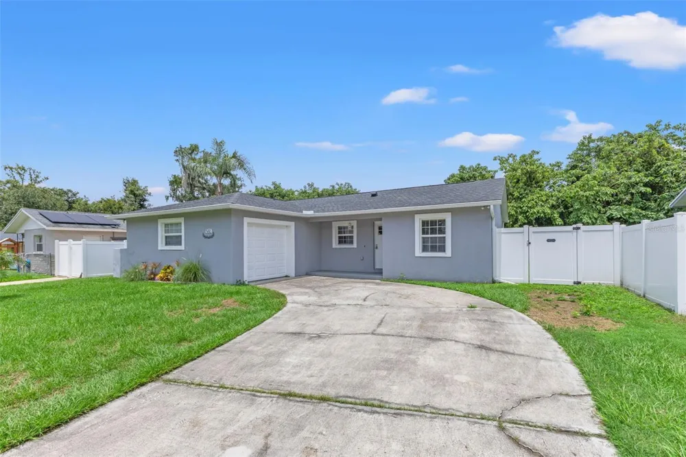 560 ROBIN HILL CIRCLE Brandon, FL 33510