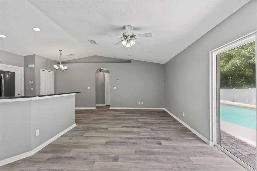 560 ROBIN HILL CIRCLE Brandon, FL 33510