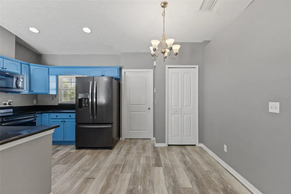 560 ROBIN HILL CIRCLE Brandon, FL 33510