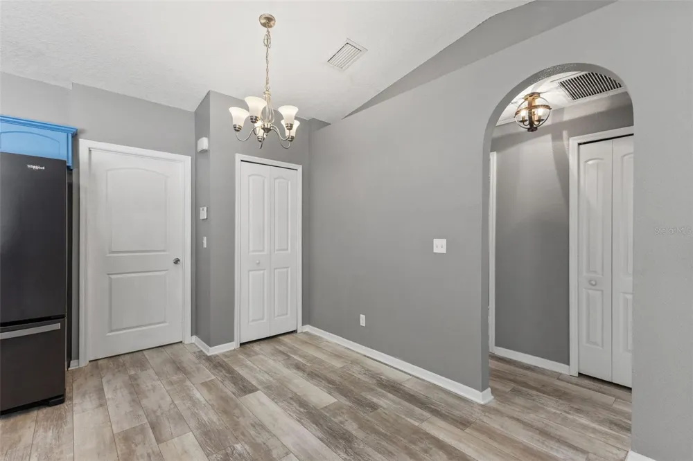 560 ROBIN HILL CIRCLE Brandon, FL 33510