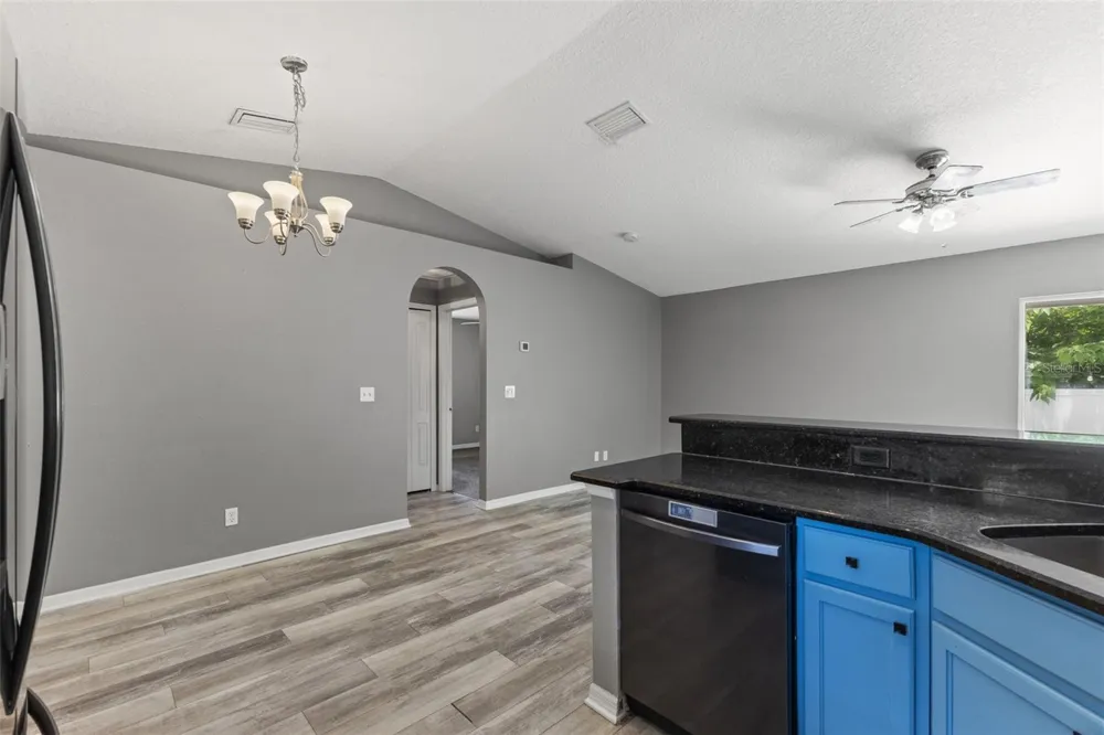 560 ROBIN HILL CIRCLE Brandon, FL 33510