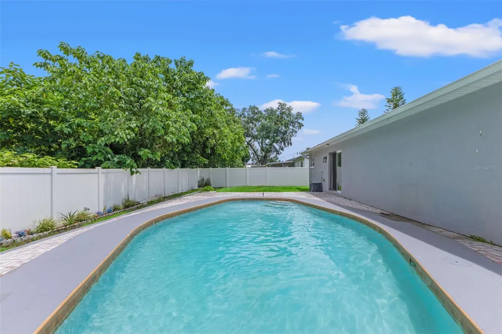 560 ROBIN HILL CIRCLE Brandon, FL 33510