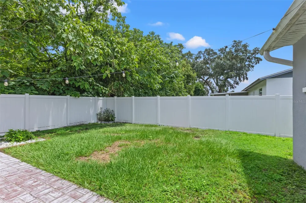 560 ROBIN HILL CIRCLE Brandon, FL 33510