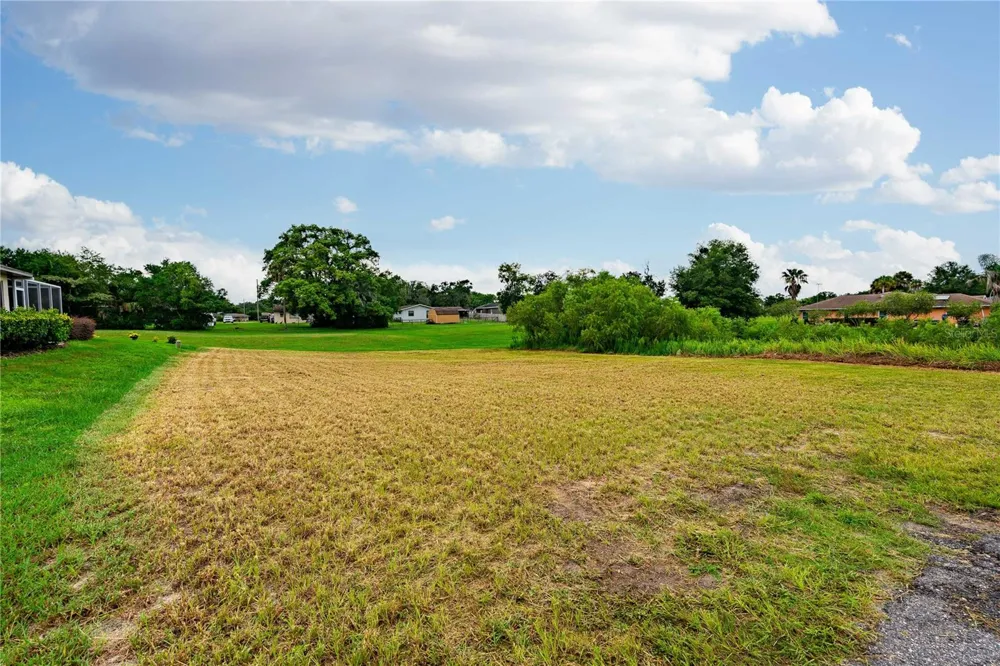 5413 BOXTREE CT Dade City, FL 33523