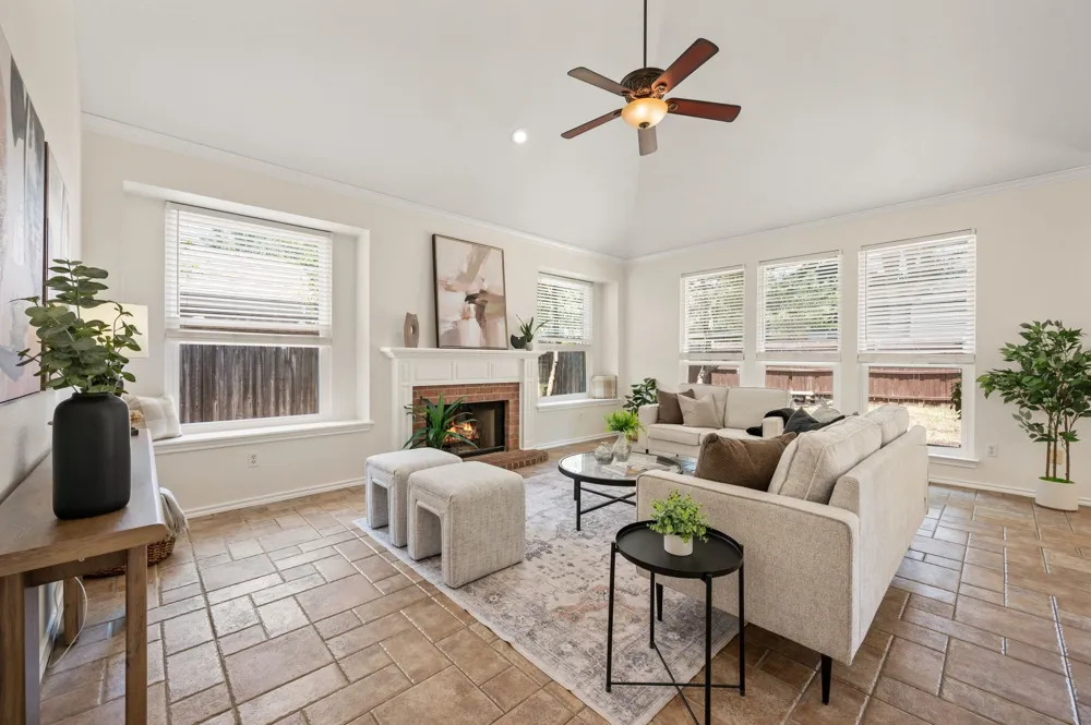 9045 Tyne Trail Fort Worth, TX 76118