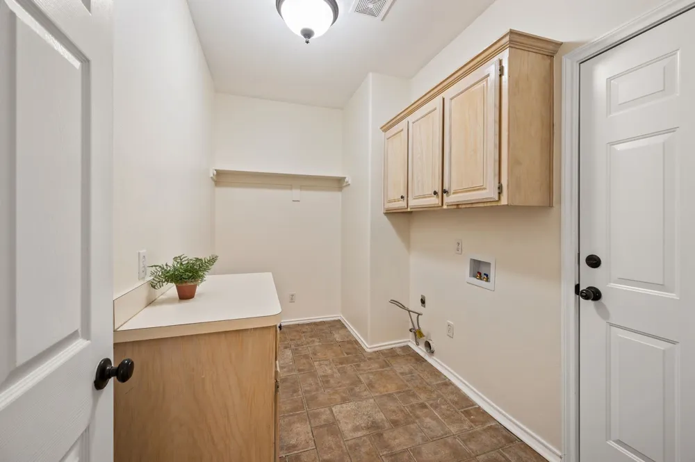9045 Tyne Trail Fort Worth, TX 76118