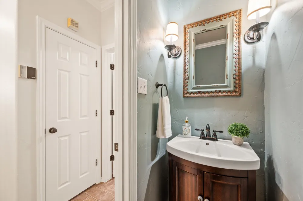9045 Tyne Trail Fort Worth, TX 76118