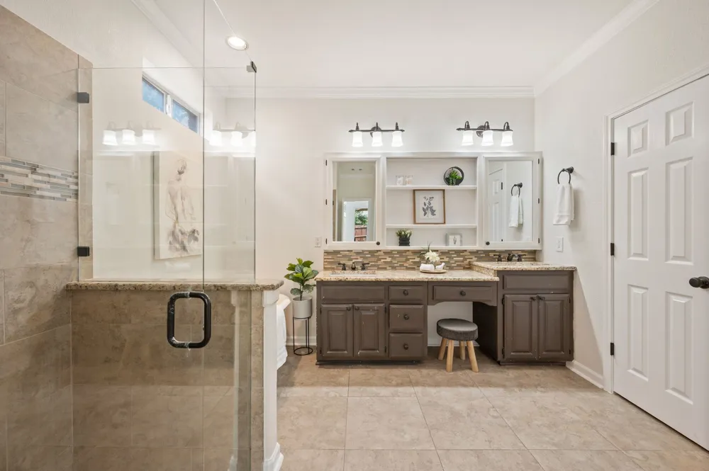 9045 Tyne Trail Fort Worth, TX 76118