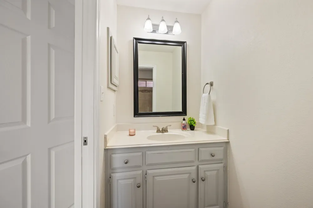 9045 Tyne Trail Fort Worth, TX 76118
