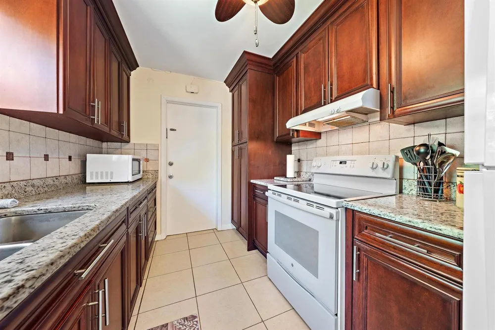 4057 CHUKKER DRIVE Palm Springs, FL 33406
