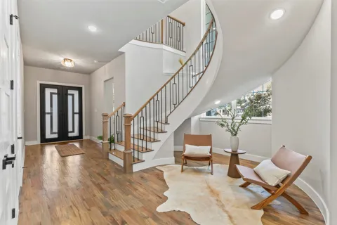1616 Bradley Street