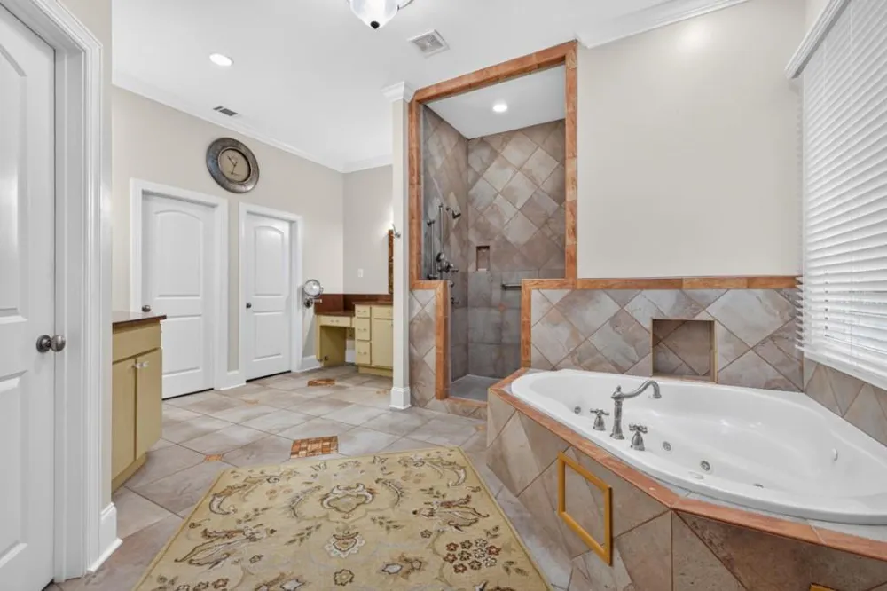 27 Hawks Farm Road White, GA 30184