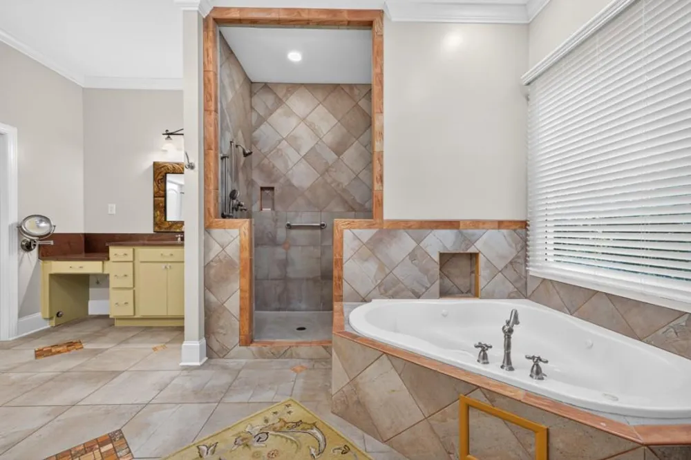 27 Hawks Farm Road White, GA 30184