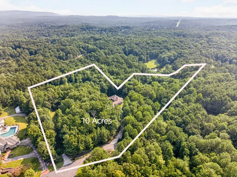 27 Hawks Farm Road White, GA 30184