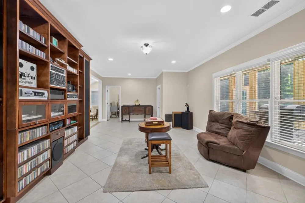 27 Hawks Farm Road White, GA 30184