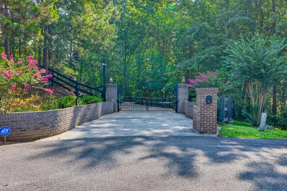 27 Hawks Farm Road White, GA 30184