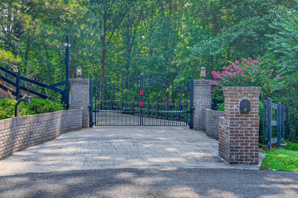 27 Hawks Farm Road White, GA 30184