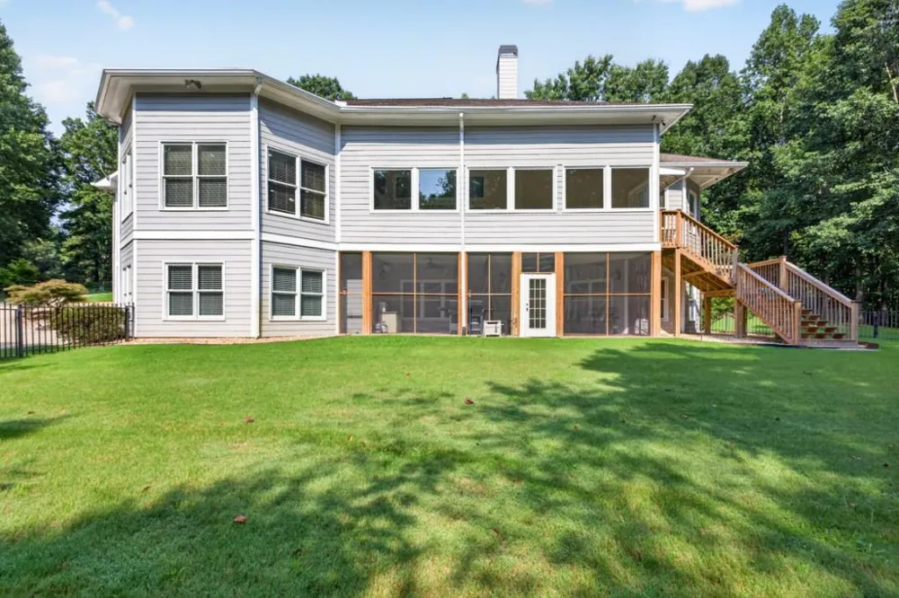 27 Hawks Farm Road White, GA 30184