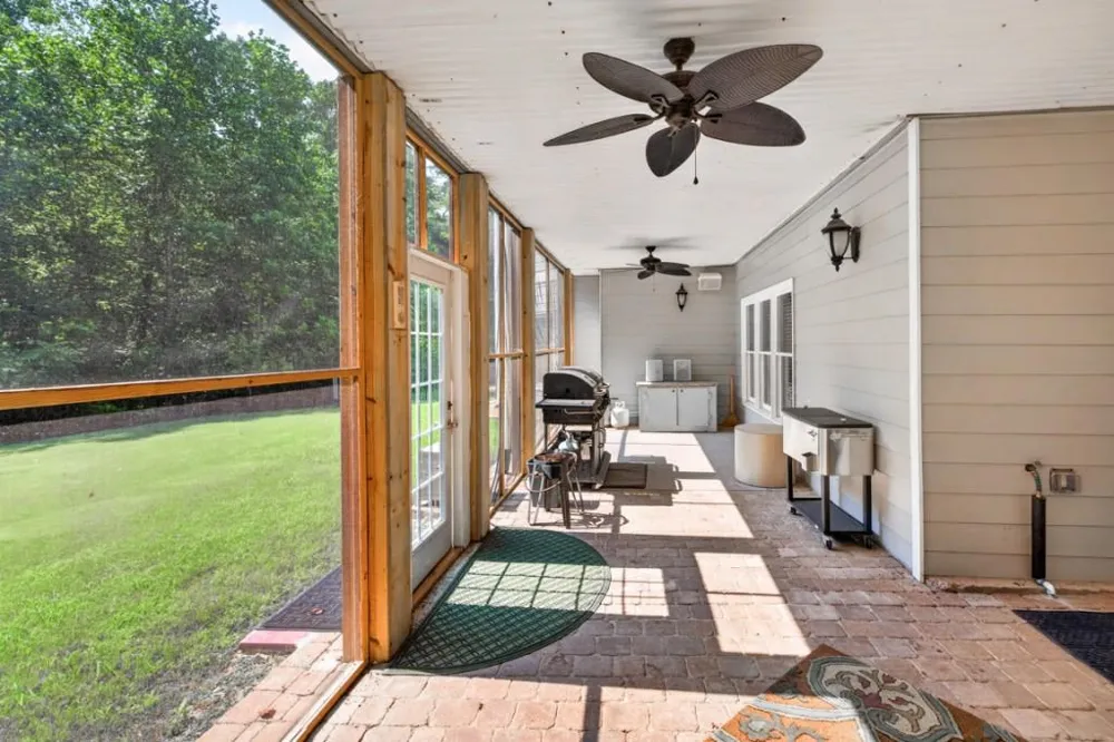 27 Hawks Farm Road White, GA 30184