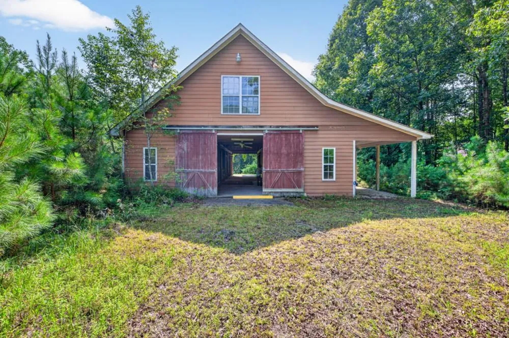 27 Hawks Farm Road White, GA 30184