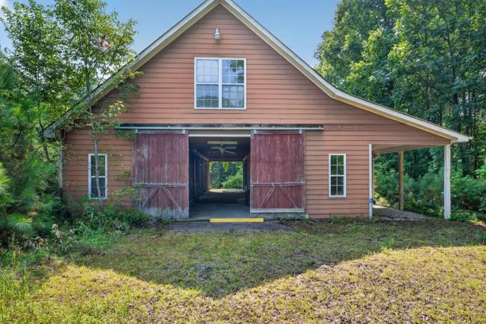 27 Hawks Farm Road White, GA 30184
