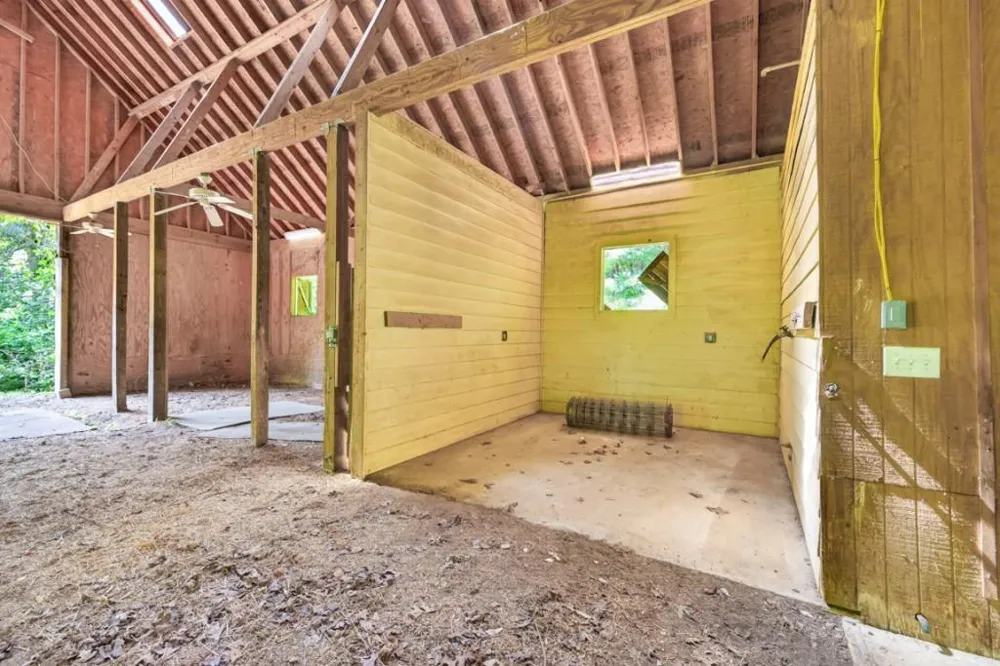 27 Hawks Farm Road White, GA 30184
