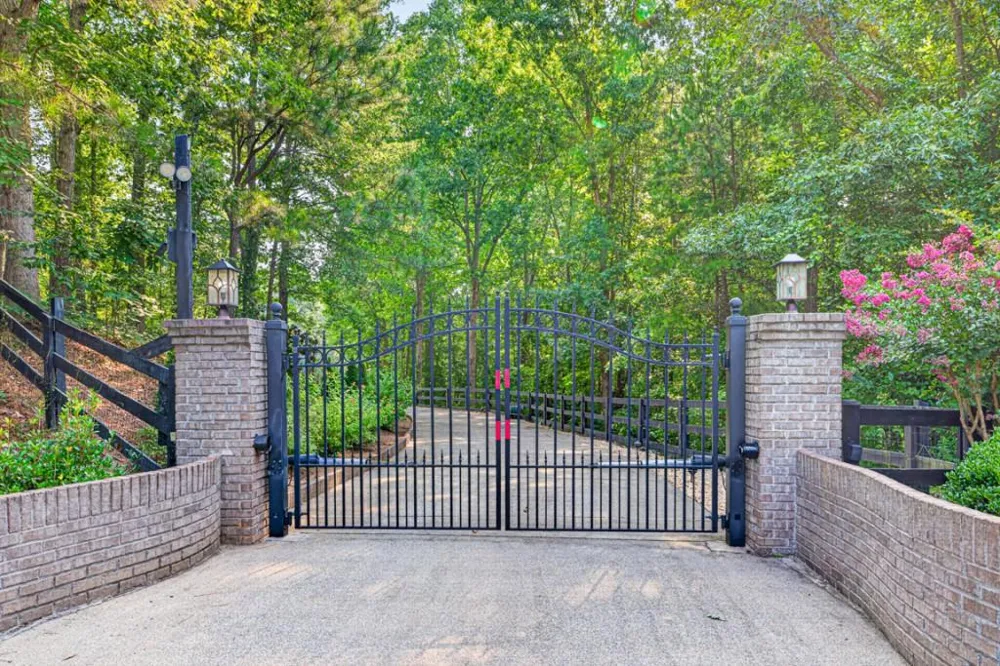 27 Hawks Farm Road White, GA 30184