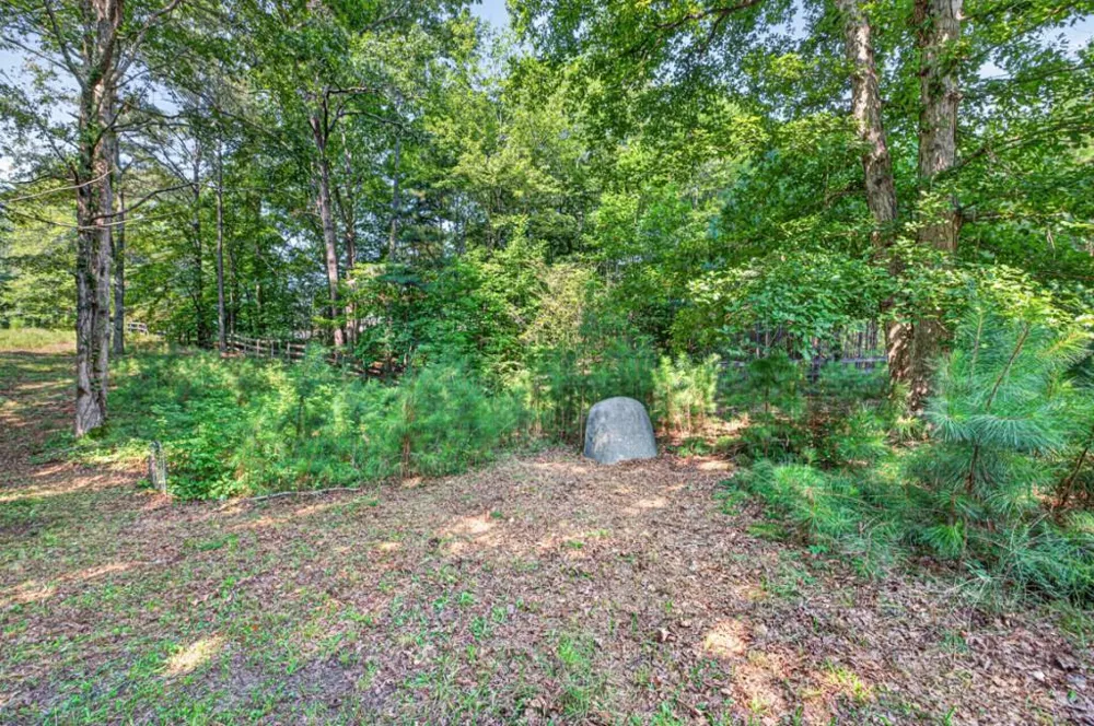 27 Hawks Farm Road White, GA 30184