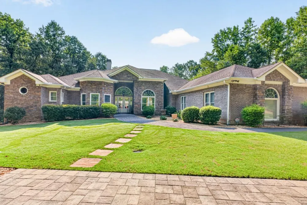 27 Hawks Farm Road White, GA 30184
