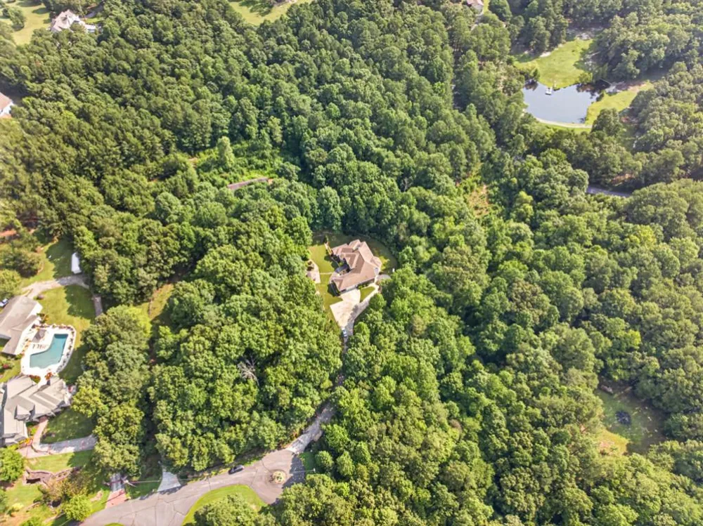 27 Hawks Farm Road White, GA 30184