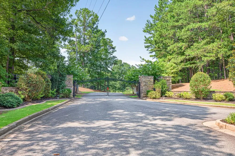 27 Hawks Farm Road White, GA 30184