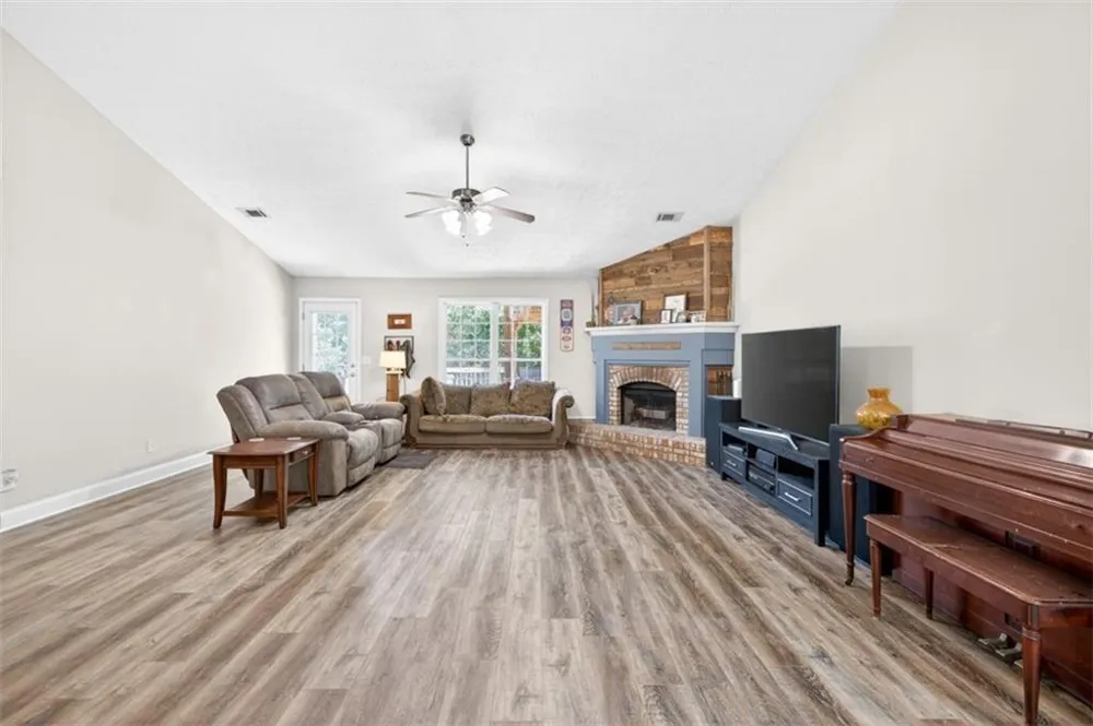 89 Katie Spring Lane Jefferson, GA 30549