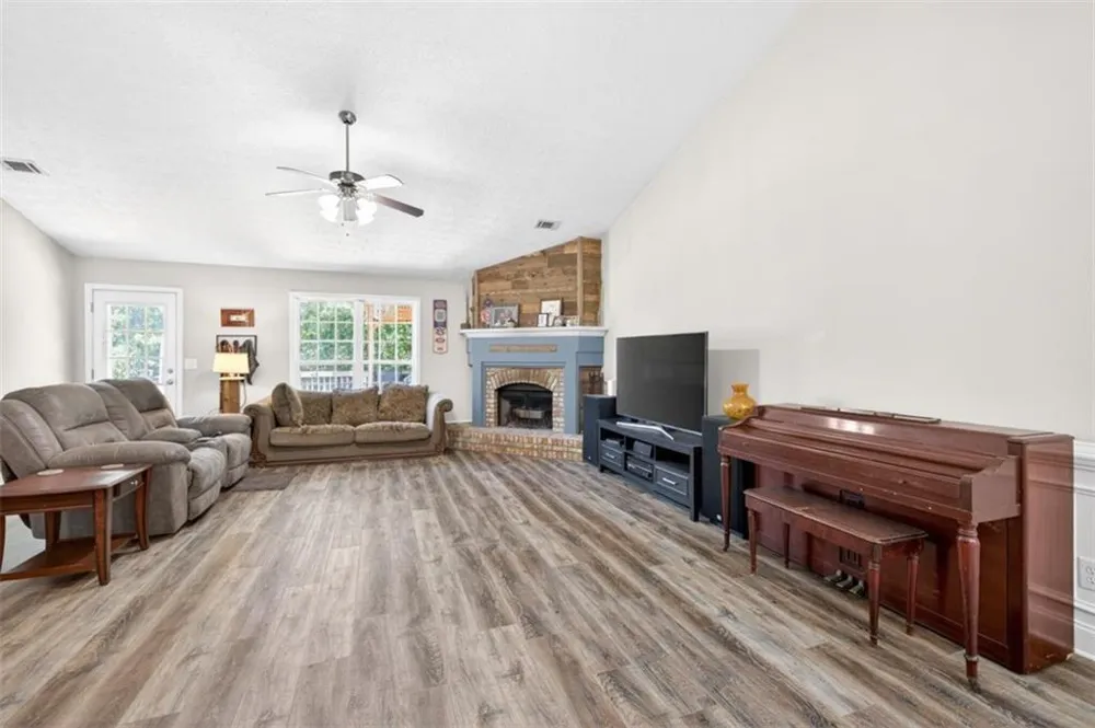 89 Katie Spring Lane Jefferson, GA 30549