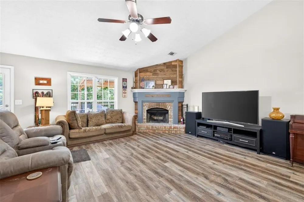 89 Katie Spring Lane Jefferson, GA 30549